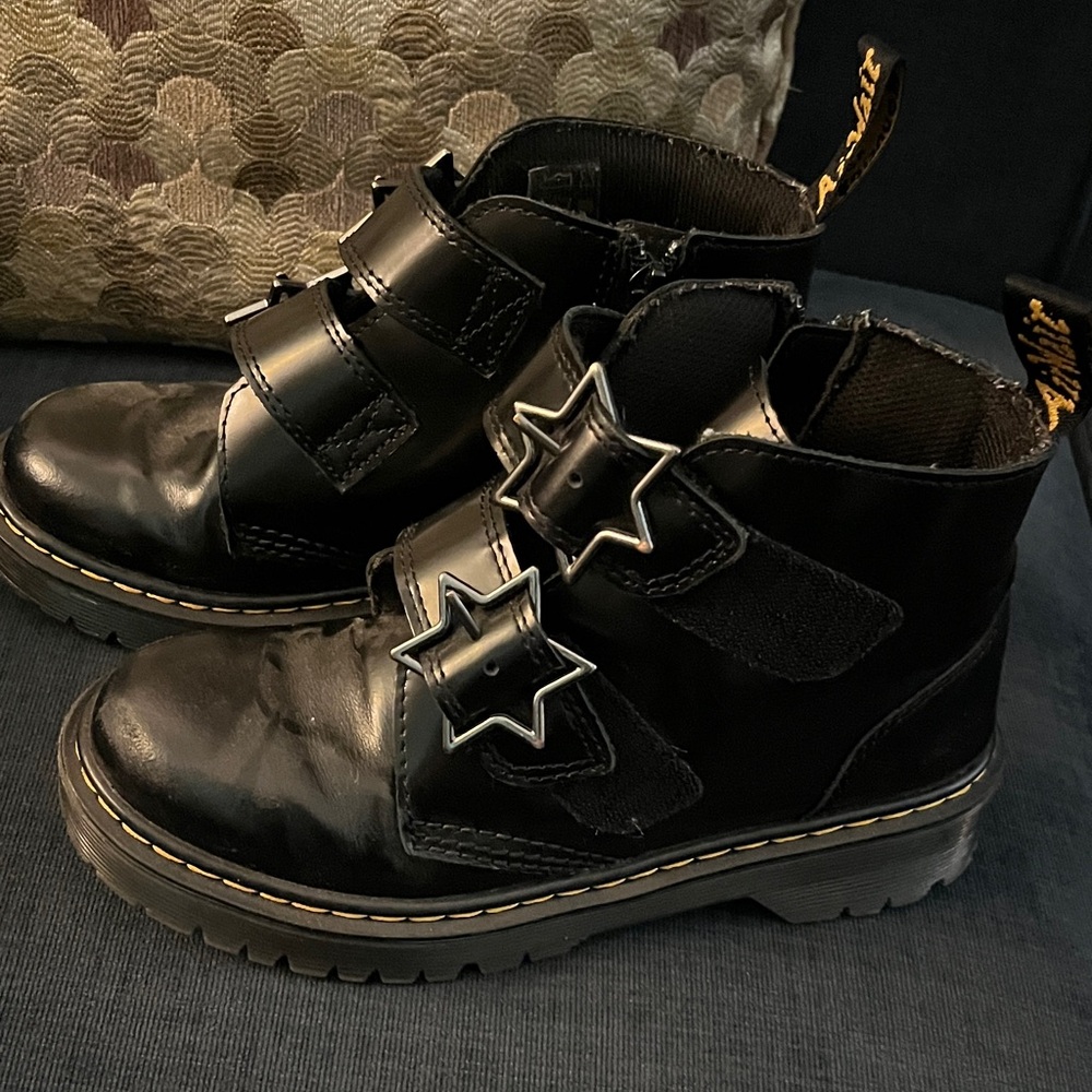 Dr. Martens Black Devon Bex boots, youth size 3 (UK2)